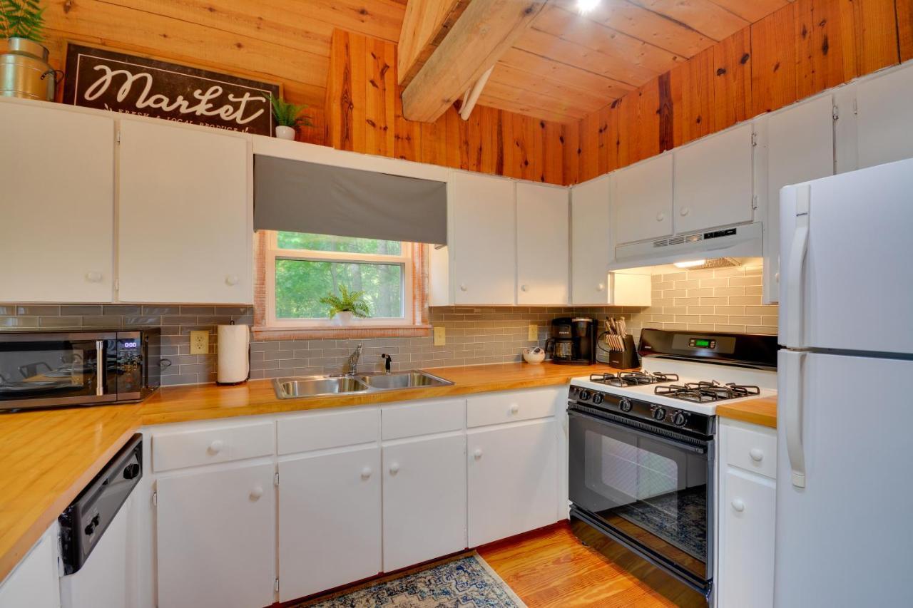 Serene Retreat In Private Setting!