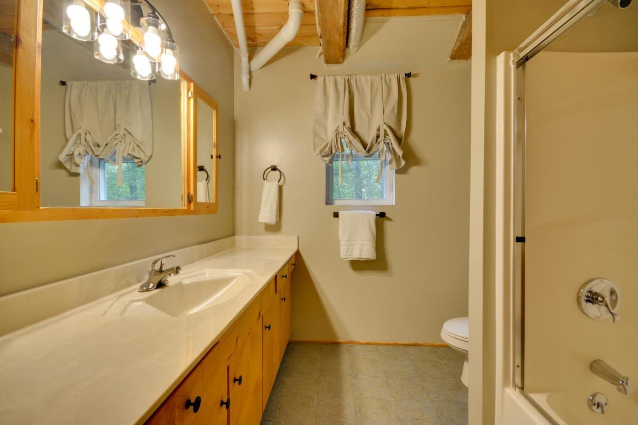 Serene Retreat In Private Setting!